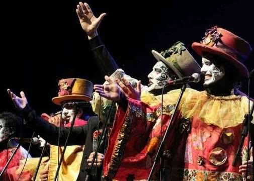 Murga Falta y Resto en presentación